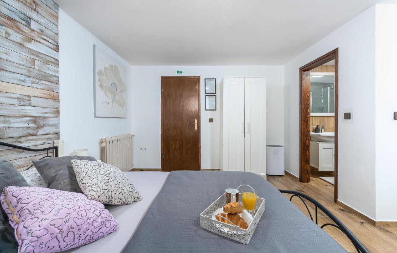Apartments Ariana 우마그 외부 사진